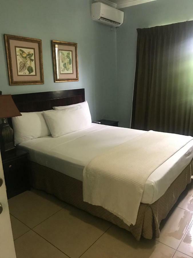 Palms Hotel Trinidad Arouca Exterior foto